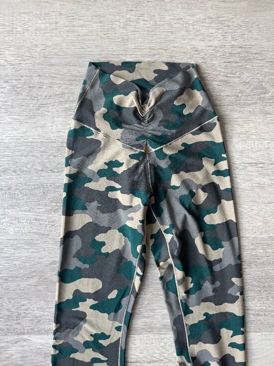 Aerie OFFLINE Camo Flare Leggings Scrunch Butt Green High Waisted Yoga Pants S - Picture 7 of 10